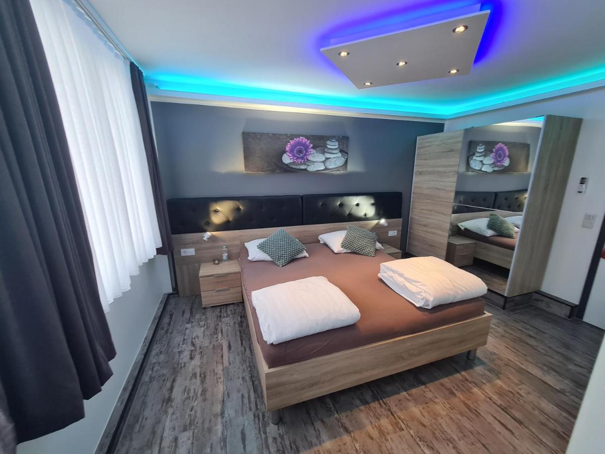 Pension Zwei A เลเวอร์คูเซน ภายนอก รูปภาพ