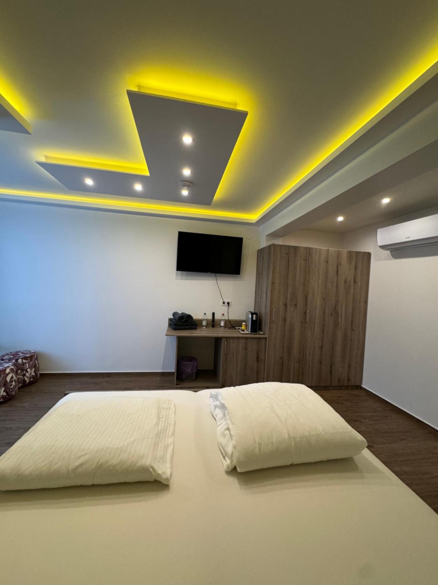 Pension Zwei A เลเวอร์คูเซน ภายนอก รูปภาพ
